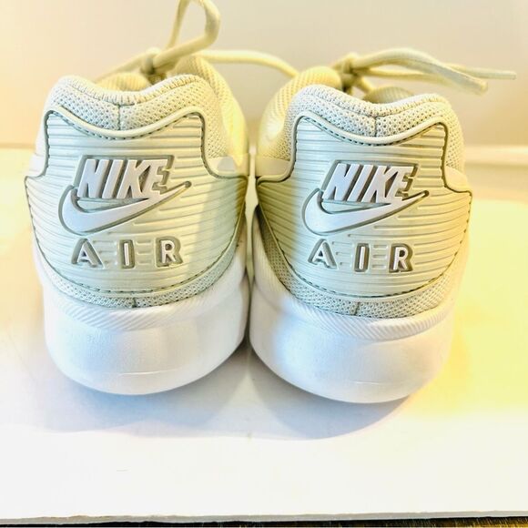 Nike Air Max Motion LW Women’s 8.5 Mint Green White Running Training Sneakers - Picture 10 of 10